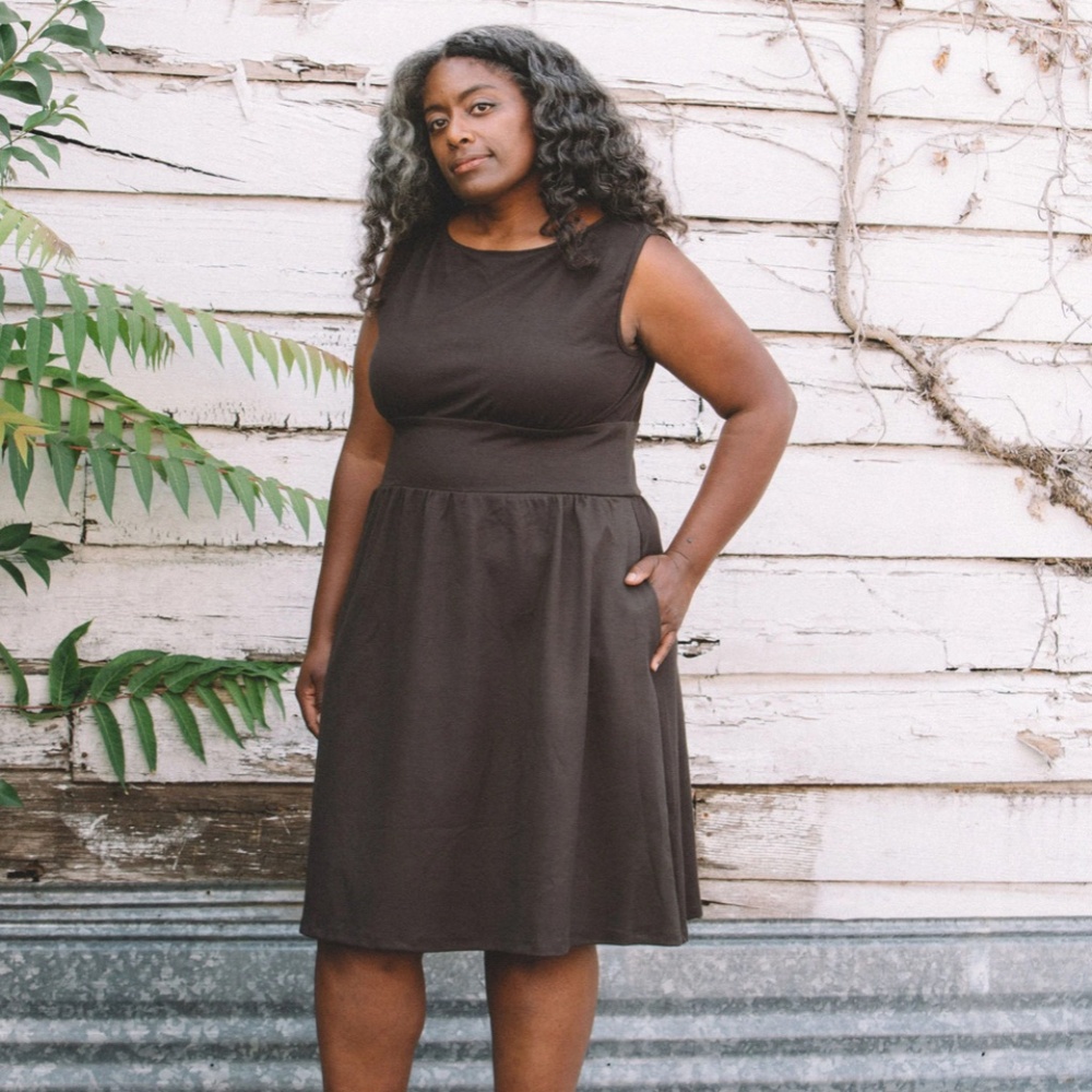 MERE DRESS IN DARK BROWN PONTE